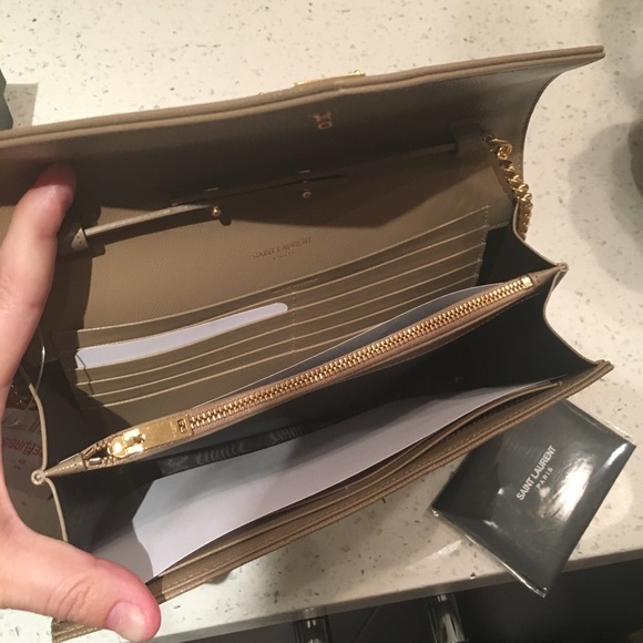 Saint Laurent Monogram WOC - Picture 4 of 8